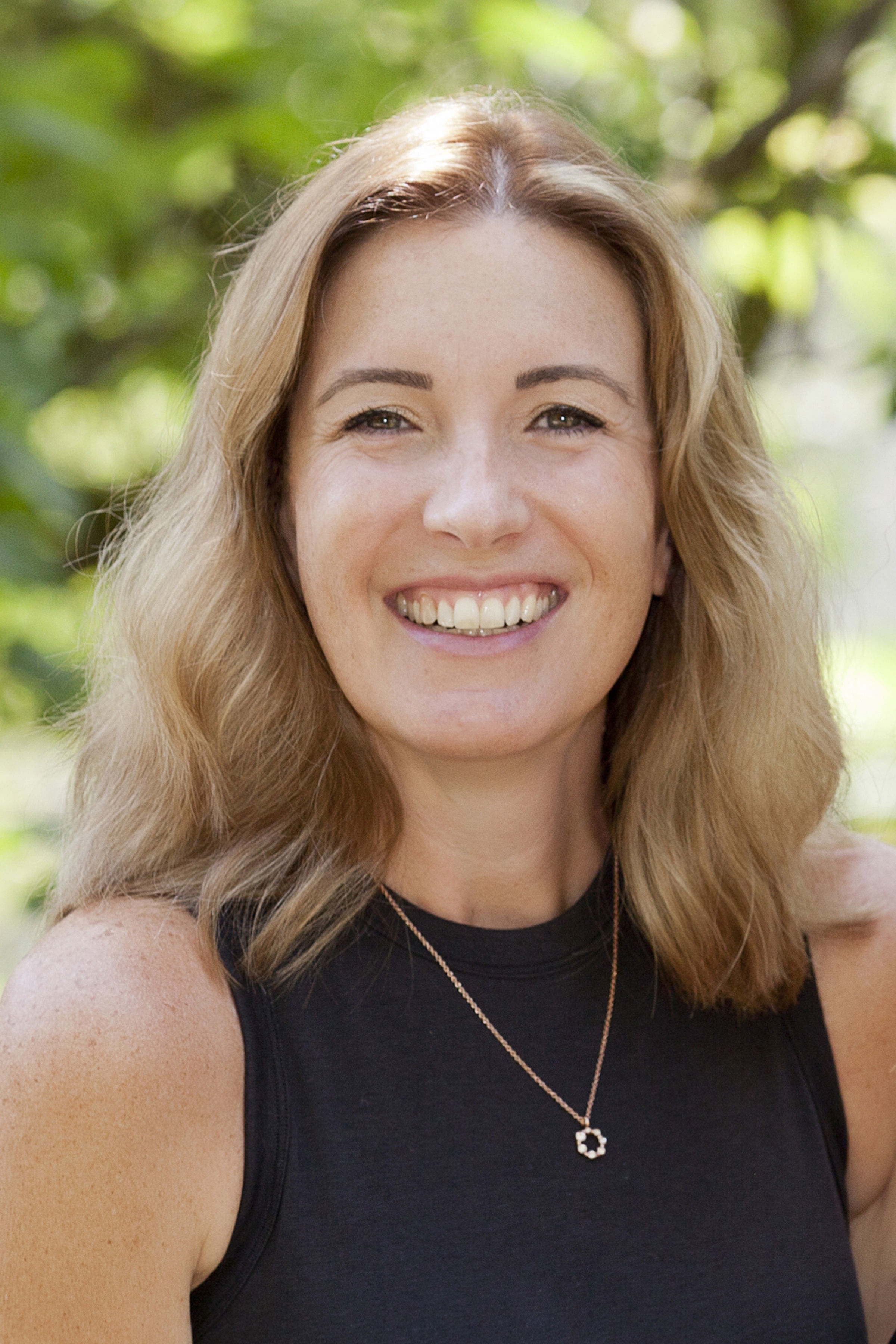 Andrea, a Middle Childhood Teacher specializing in tech, math, language arts, and reading for grades 3-9, providing personalized instruction in online homeschool programs. Her expertise supports collaborative learning for students and highlights the benefits of online homeschooling for middle school students.