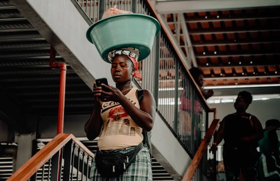 African woman with basket on her head in Praia in on Santiago Island Cabo Verde – best time to visit Cape Verde on Holiday - Photo by Danique Tersmette | Cape Verde African Caribbean