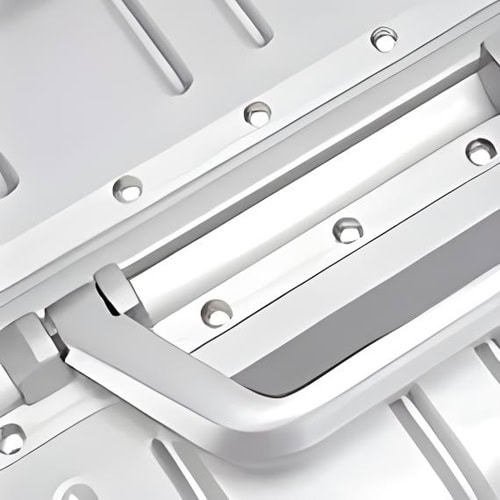 Silver Origin 3 Series Aluminium Large Check-In Suitcase metal rolling luggage case and handle detail