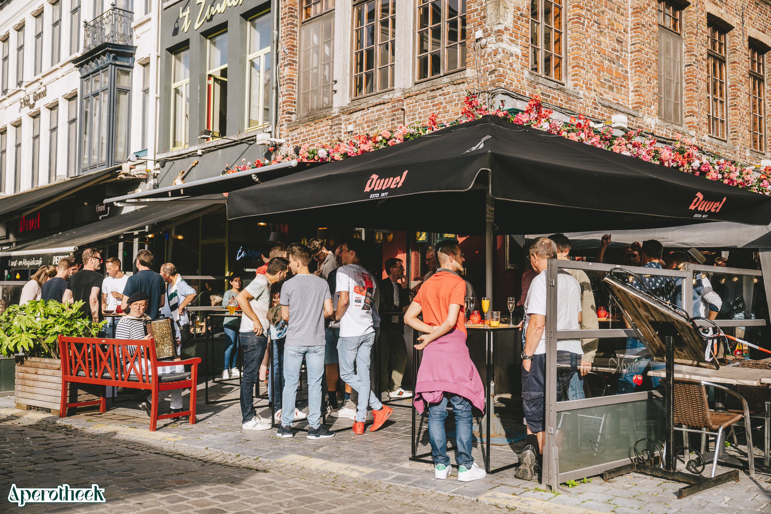 Aperotheek terras