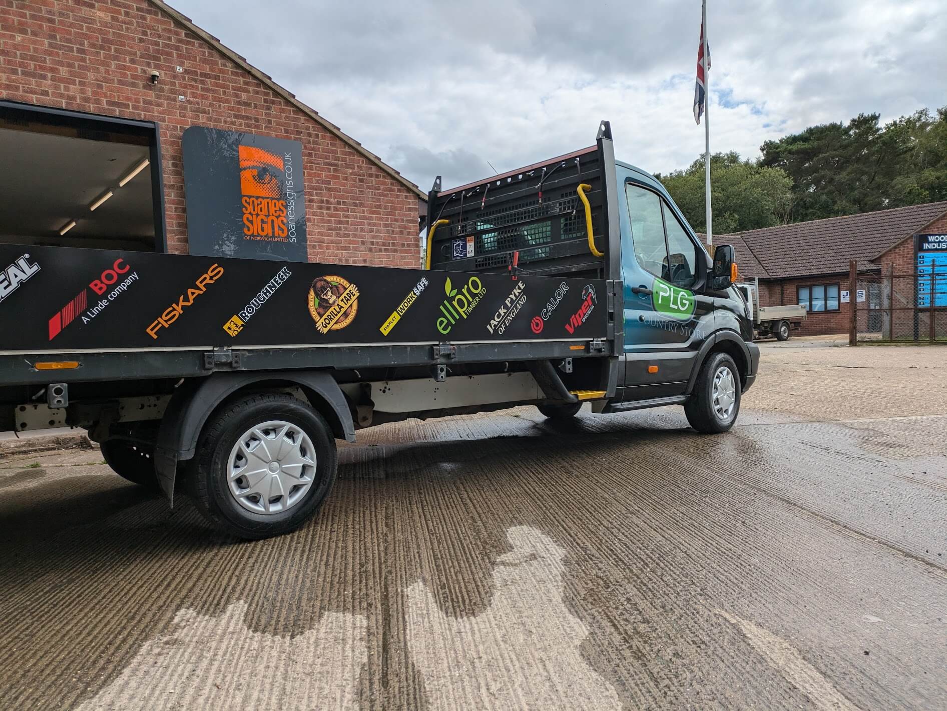 Soanes Signs of Norwich - Vehicle Graphics - Work Example 30