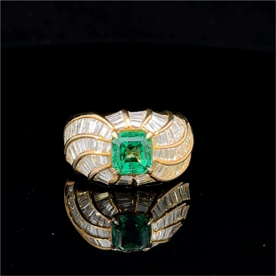 Emerald and diamond Art Deco ring