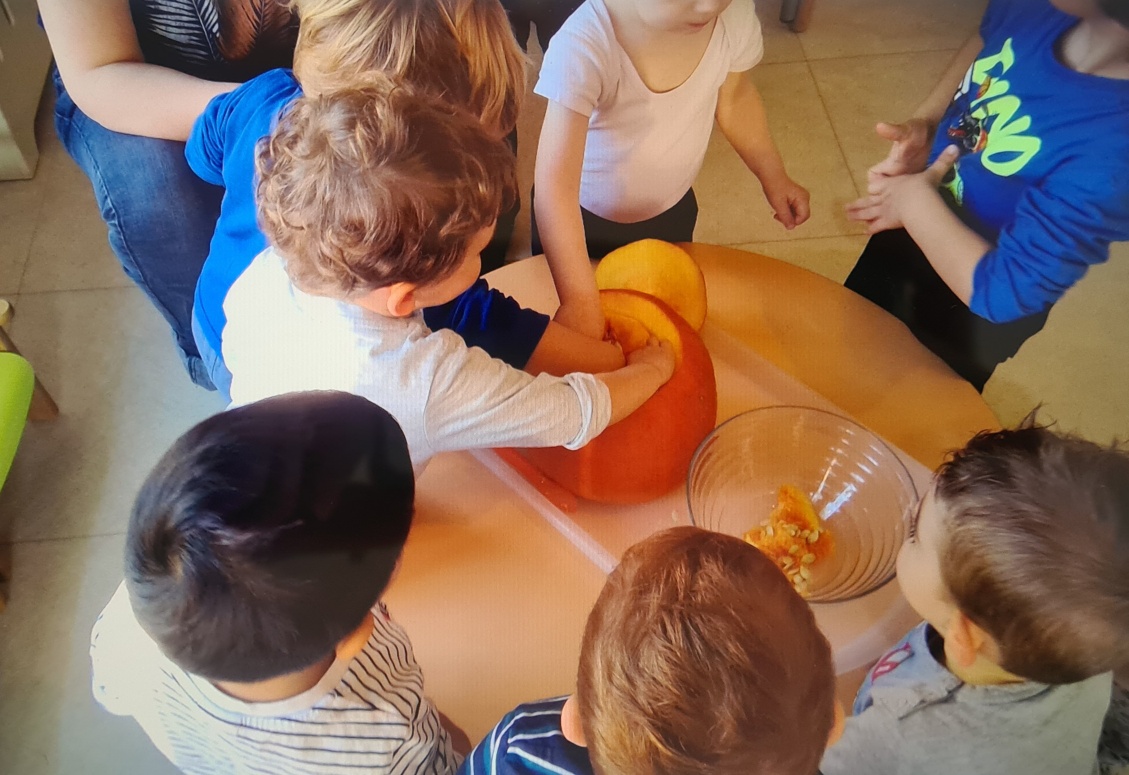 Enfants dans la micro-crèche Les P'tits Petons