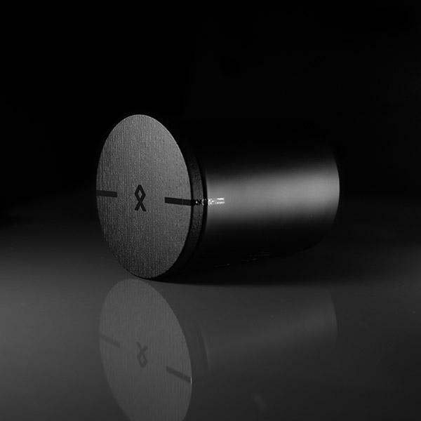 E:KO ᛟ HEIR candle