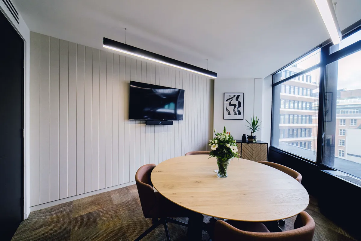 A small round-table classroom for intensive English lessons in central London